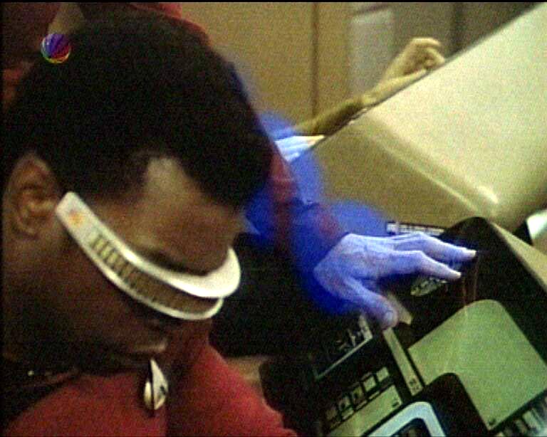 Star Trek Bilder - The Next Generation - Die geheimnisvolle Kraft