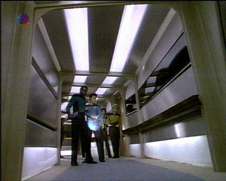 Star Trek Bilder - The Next Generation - Das Gesetz der Edo