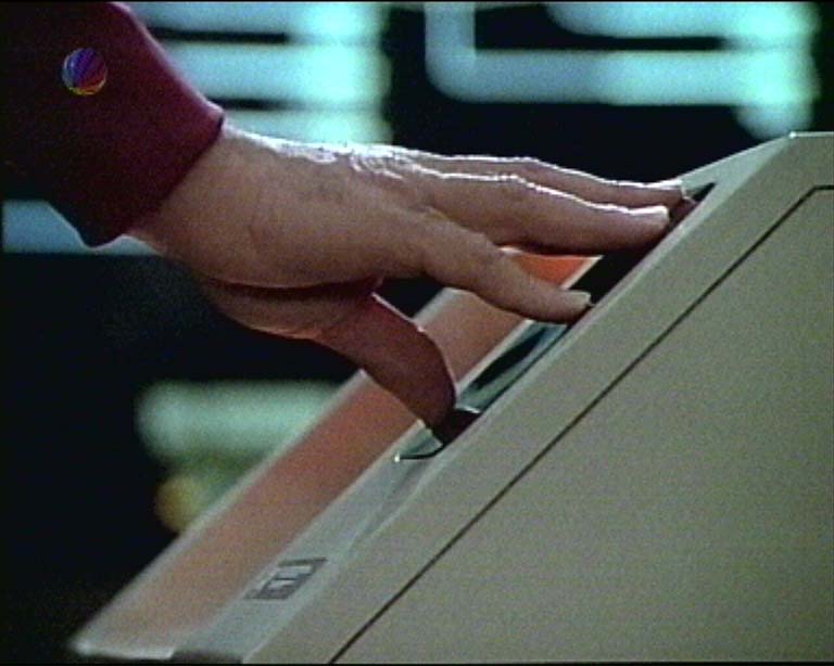 Star Trek Bilder - The Next Generation - 11001001