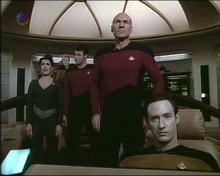 Star Trek Bilder - The Next Generation - Ein Planet wehrt sich