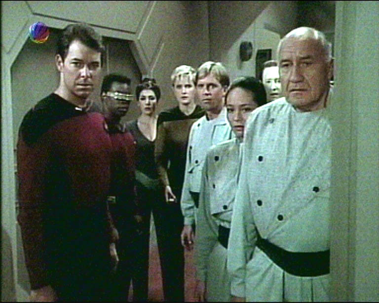 Star Trek Bilder - The Next Generation - Ein Planet wehrt sich