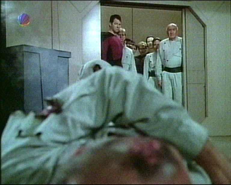 Star Trek Bilder - The Next Generation - Ein Planet wehrt sich