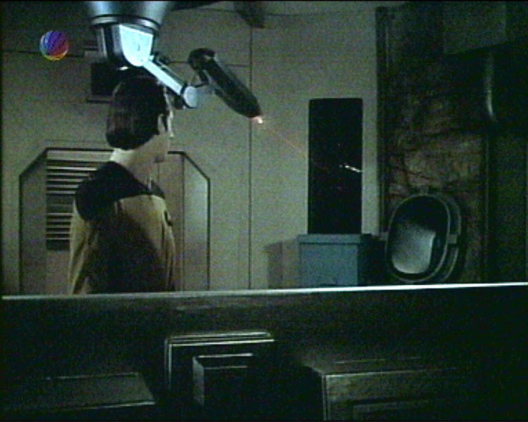 Star Trek Bilder - The Next Generation - Ein Planet wehrt sich