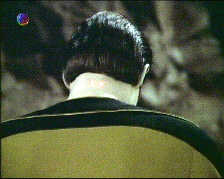 Star Trek Bilder - The Next Generation - Ein Planet wehrt sich