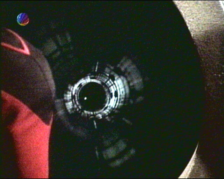Star Trek Bilder - The Next Generation - Ein Planet wehrt sich