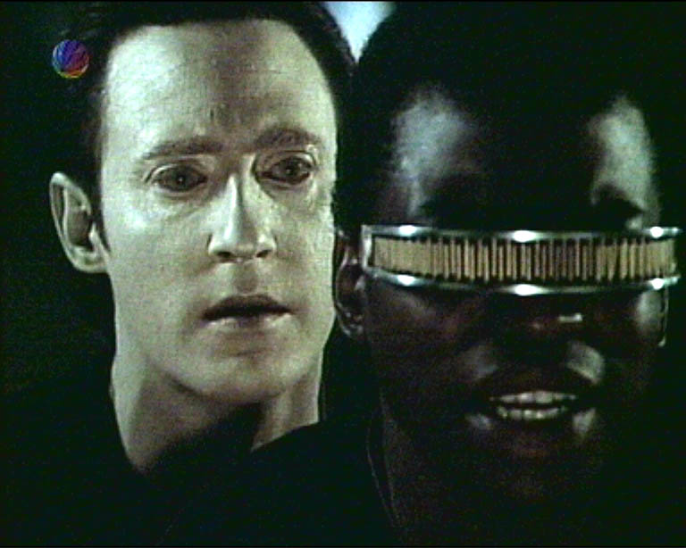 Star Trek Bilder - The Next Generation - Ein Planet wehrt sich