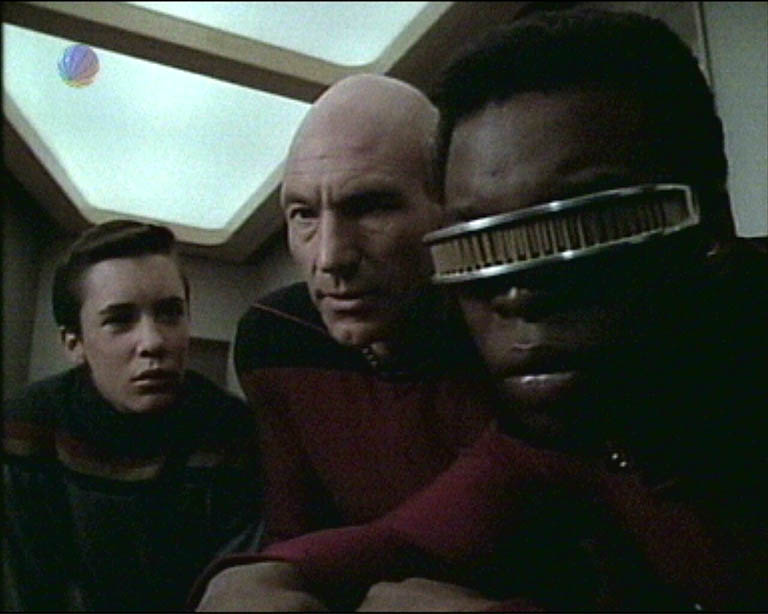 Star Trek Bilder - The Next Generation - Ein Planet wehrt sich