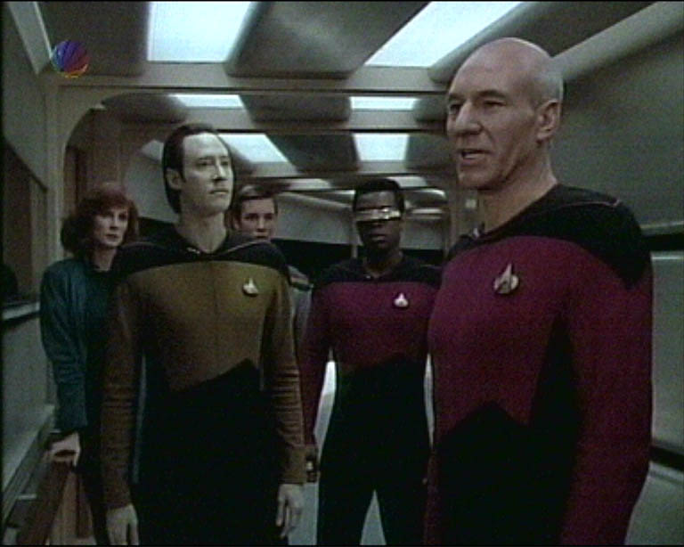 Star Trek Bilder - The Next Generation - Ein Planet wehrt sich