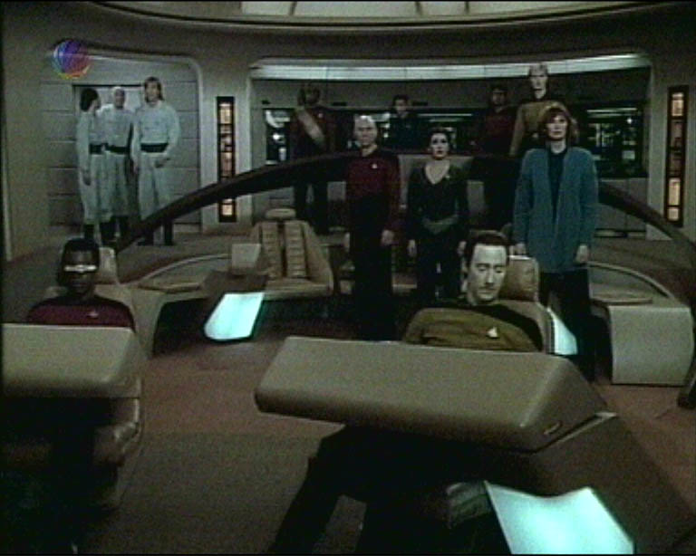 Star Trek Bilder - The Next Generation - Ein Planet wehrt sich