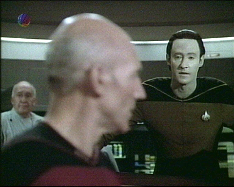 Star Trek Bilder - The Next Generation - Ein Planet wehrt sich