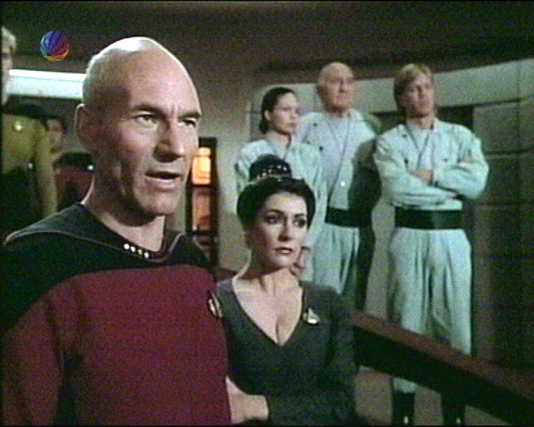 Star Trek Bilder - The Next Generation - Ein Planet wehrt sich