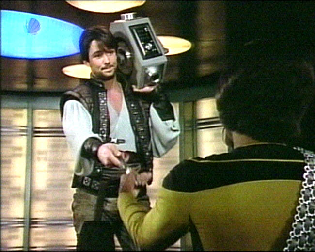 Star Trek Bilder - The Next Generation - Der unmögliche Captain Okona
