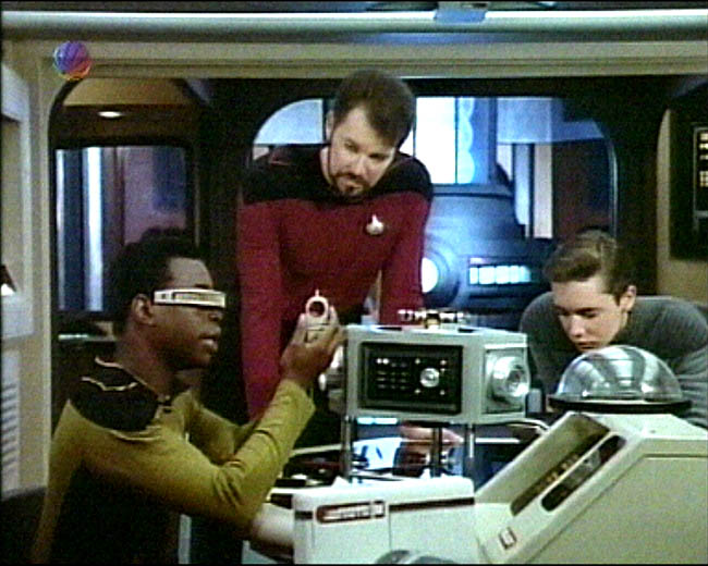 Star Trek Bilder - The Next Generation - Der unmögliche Captain Okona