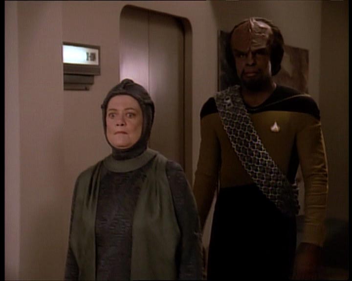 Star Trek Bilder - The Next Generation - Die Thronfolgerin