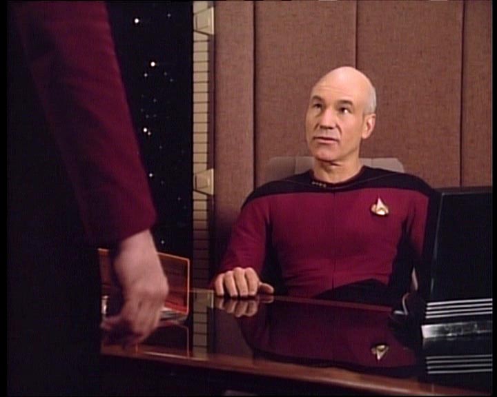 Star Trek Bilder - The Next Generation - Hotel Royale
