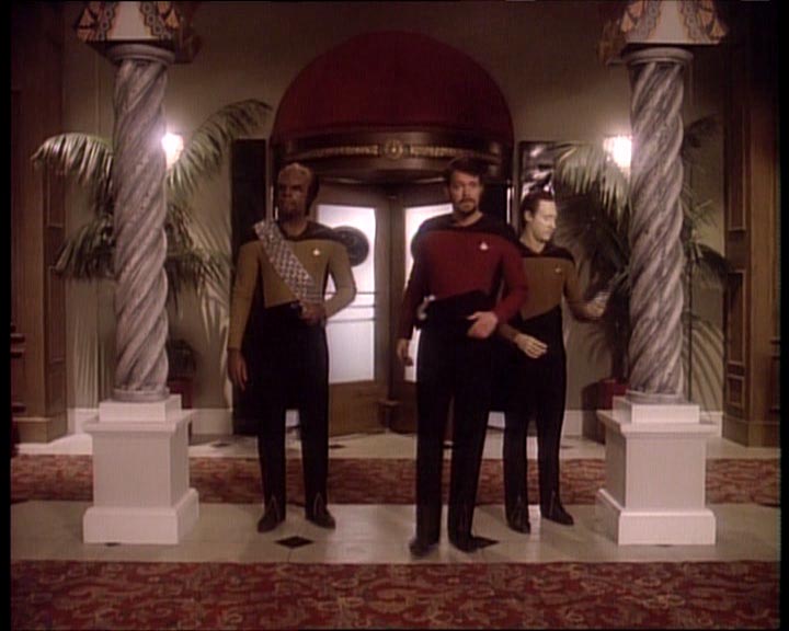 Star Trek Bilder - The Next Generation - Hotel Royale