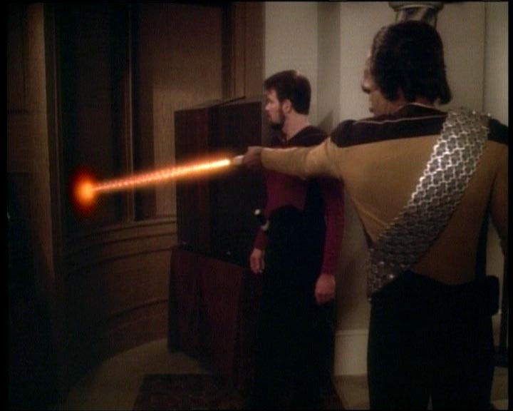 Star Trek Bilder - The Next Generation - Hotel Royale
