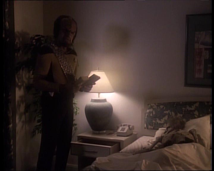 Star Trek Bilder - The Next Generation - Hotel Royale