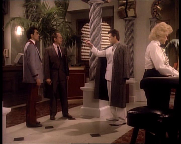 Star Trek Bilder - The Next Generation - Hotel Royale