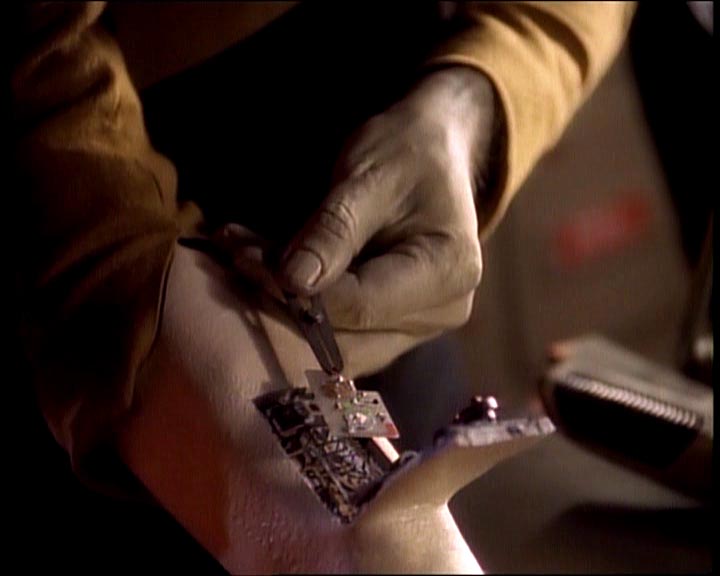 Star Trek Bilder - The Next Generation - Die Macht der Paragraphen