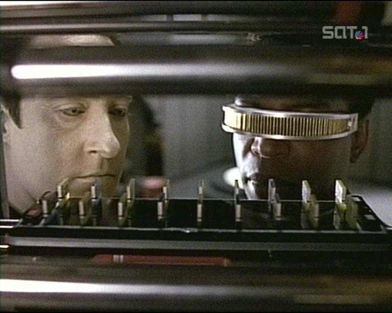 Star Trek Bilder - The Next Generation - Verräterische Signale