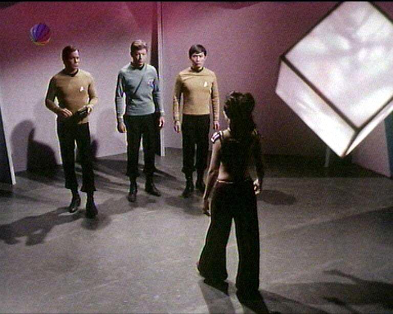 Star Trek Bilder - The Original Series - Raumschiff Enterprise - Gefährliche Planetengirls