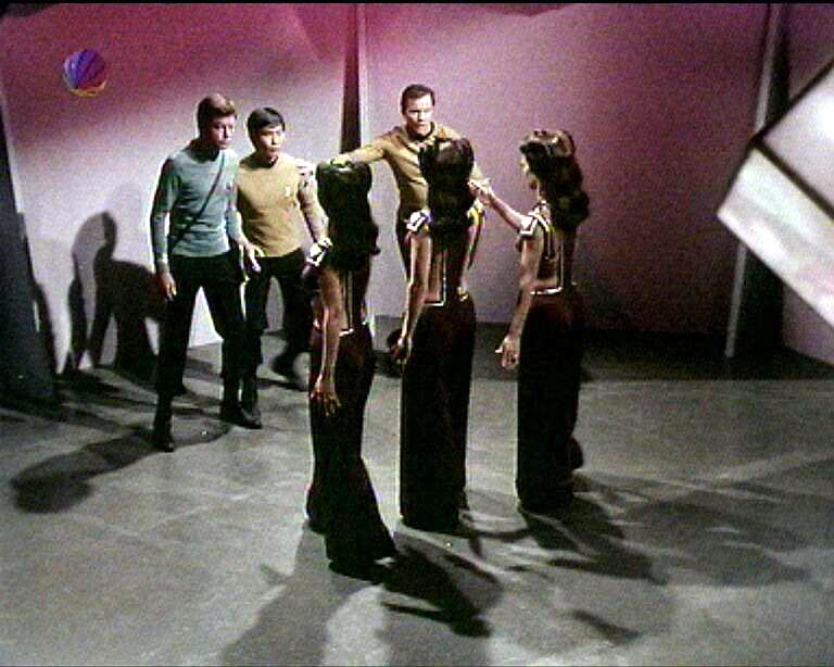 Star Trek Bilder - The Original Series - Raumschiff Enterprise - Gefährliche Planetengirls