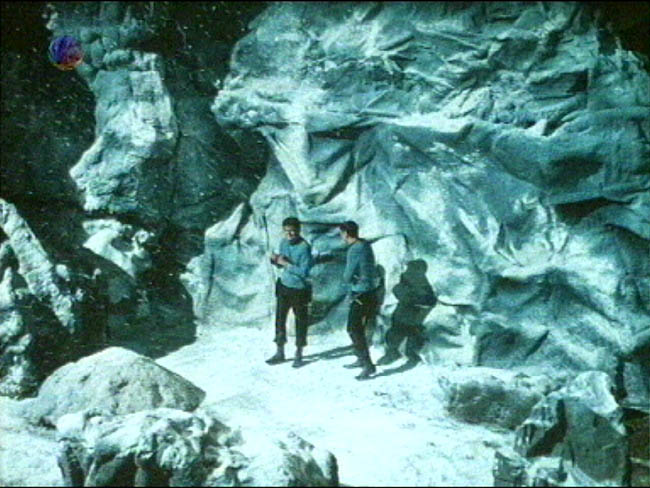 Star Trek Bilder - The Original Series - Raumschiff Enterprise - Portal in die Vergangenheit