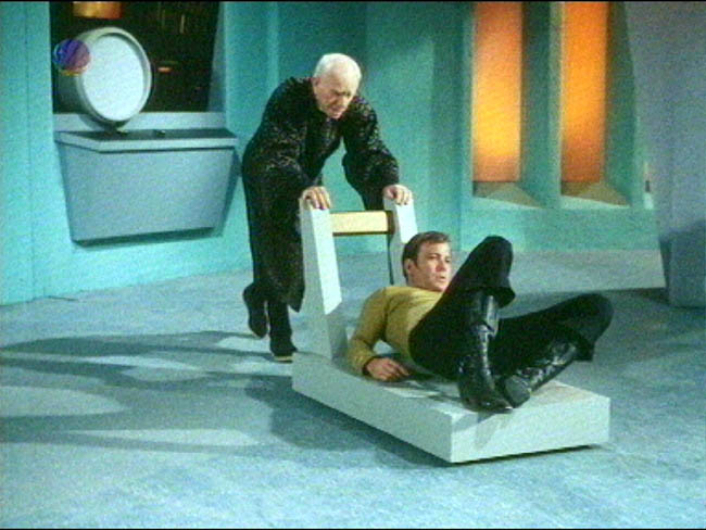 Star Trek Bilder - The Original Series - Raumschiff Enterprise - Portal in die Vergangenheit