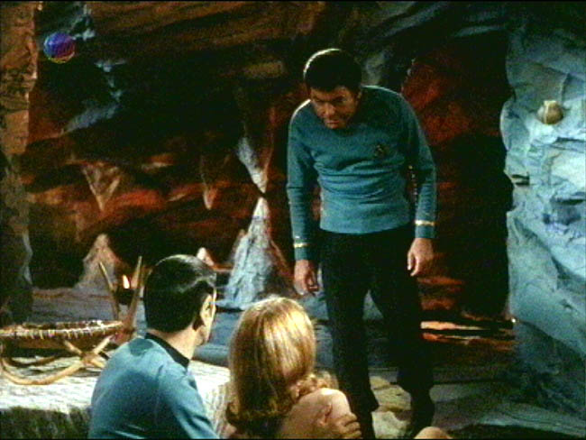 Star Trek Bilder - The Original Series - Raumschiff Enterprise - Portal in die Vergangenheit