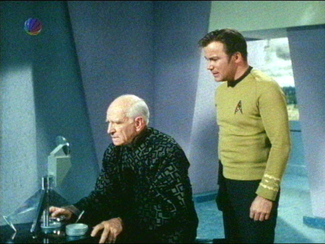 Star Trek Bilder - The Original Series - Raumschiff Enterprise - Portal in die Vergangenheit