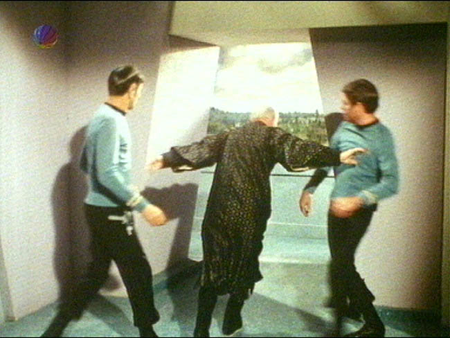 Star Trek Bilder - The Original Series - Raumschiff Enterprise - Portal in die Vergangenheit