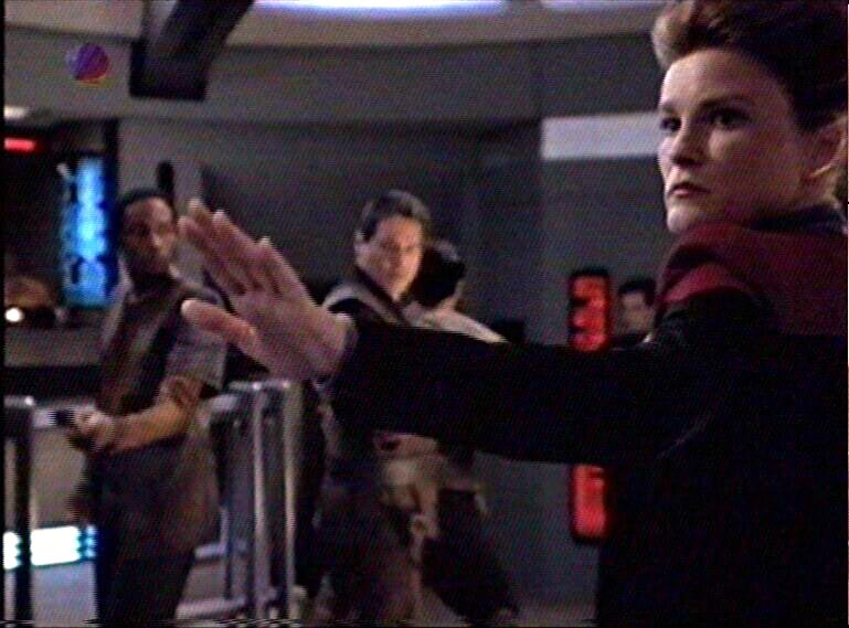 Star Trek Bilder - Voyager - Der Fürsorger