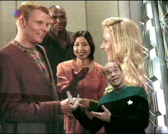 Star Trek Bilder - Voyager - Liebe inmitten der Sterne