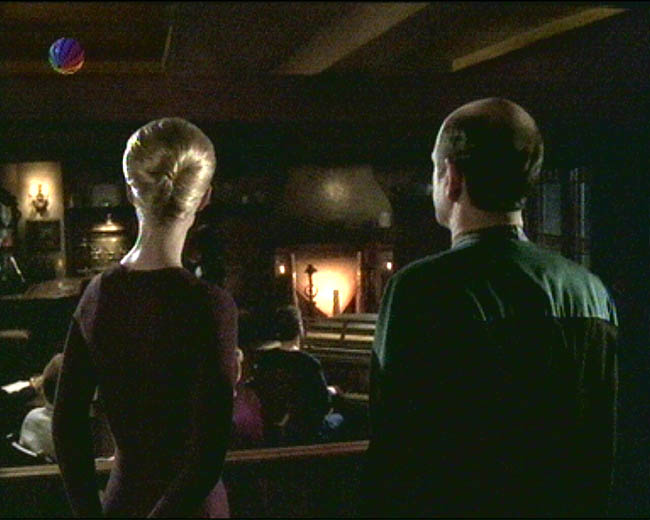 Star Trek Bilder - Voyager - Liebe inmitten der Sterne