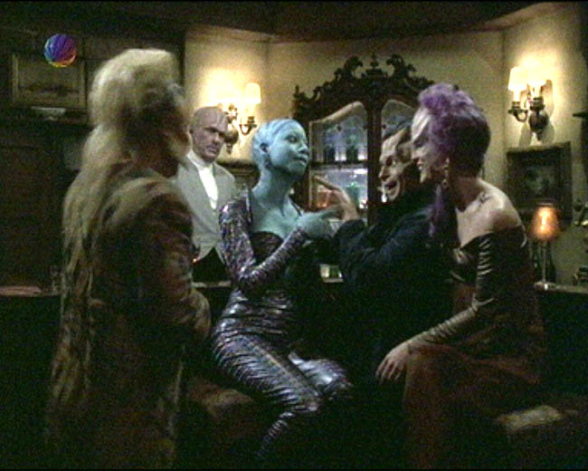 Star Trek Bilder - Voyager - Liebe inmitten der Sterne