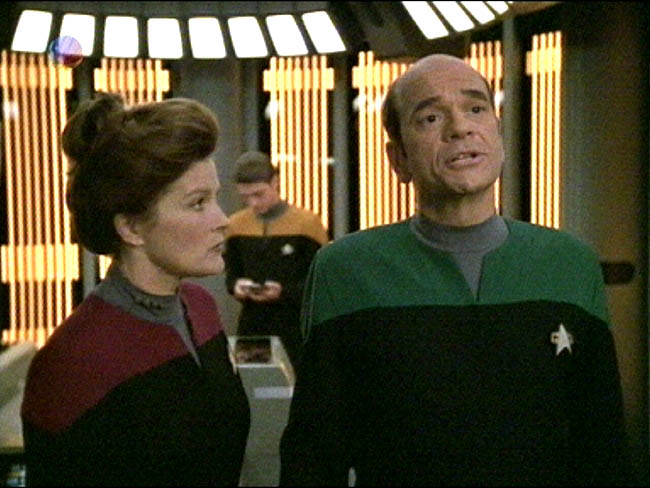 Star Trek Bilder - Voyager - Zeitschiff "Relativity"