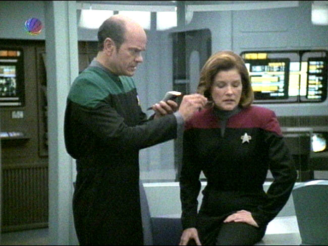 Star Trek Bilder - Voyager - Zeitschiff "Relativity"