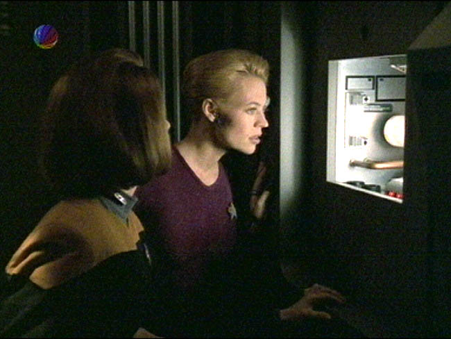 Star Trek Bilder - Voyager - Zeitschiff "Relativity"