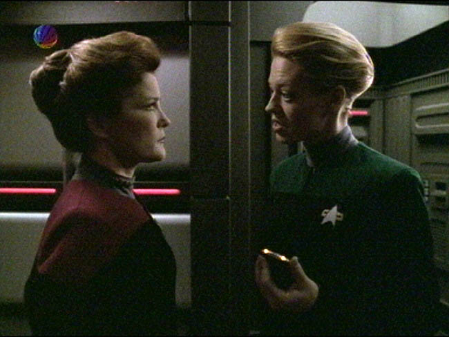 Star Trek Bilder - Voyager - Zeitschiff "Relativity"