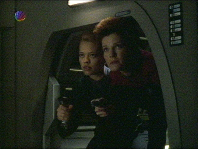 Star Trek Bilder - Voyager - Zeitschiff "Relativity"