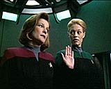 Star Trek Wallpaper - Voyager - Zeitschiff "Relativity"