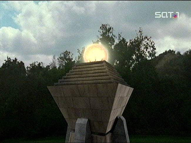 Star Trek Bilder - Voyager - Das Mahnmal