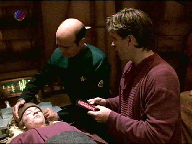 Star Trek Bilder - Voyager - Kritische Versorgung