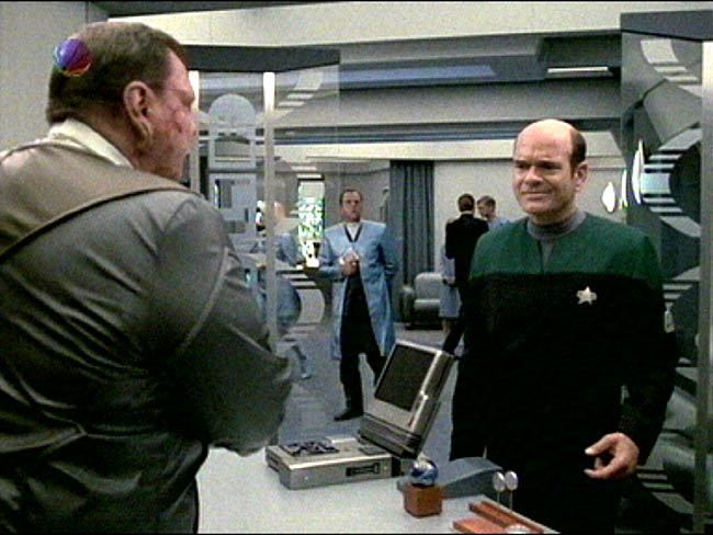 Star Trek Bilder - Voyager - Kritische Versorgung