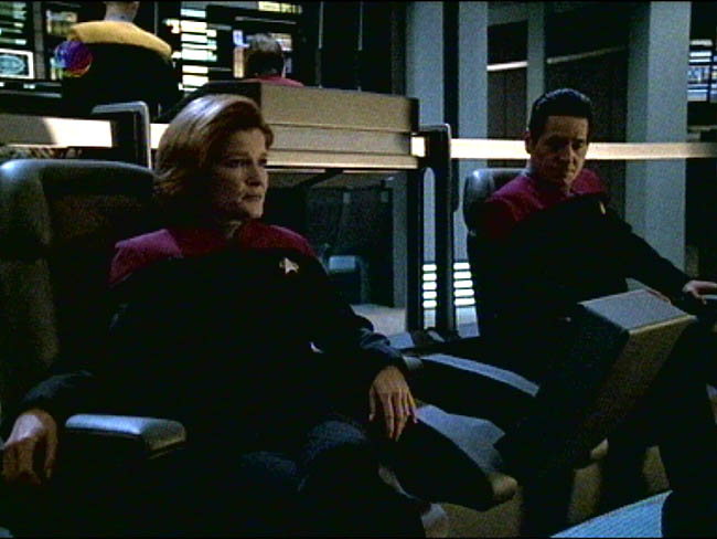 Star Trek Bilder - Voyager - Kritische Versorgung