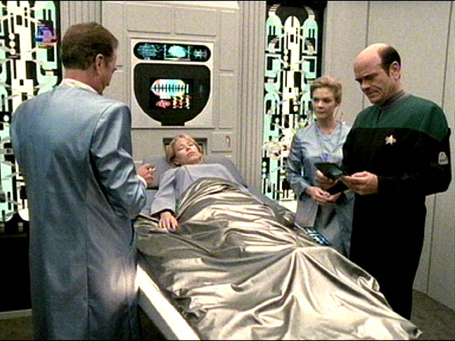 Star Trek Bilder - Voyager - Kritische Versorgung
