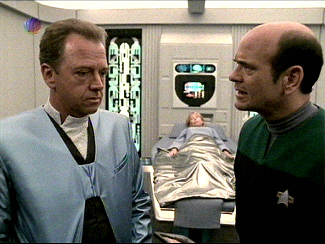 Star Trek Bilder - Voyager - Kritische Versorgung