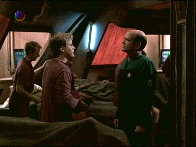 Star Trek Bilder - Voyager - Kritische Versorgung
