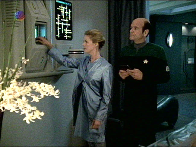 Star Trek Bilder - Voyager - Kritische Versorgung